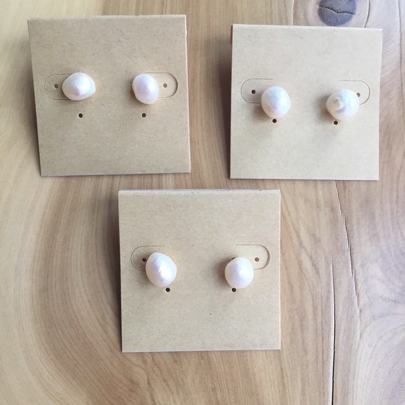 🖤Host Pick🖤 Freshwater Natural Pearl Earrings - Picture 5 of 5